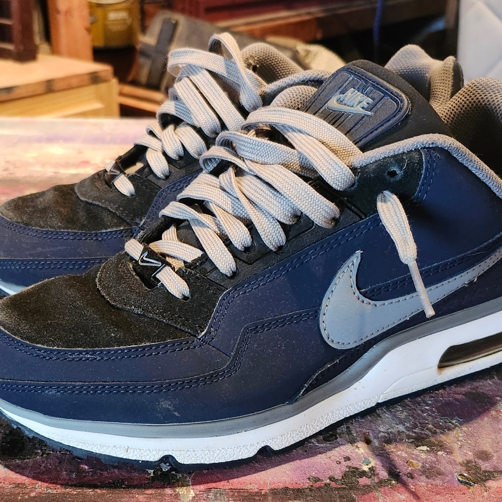 Sneakers used